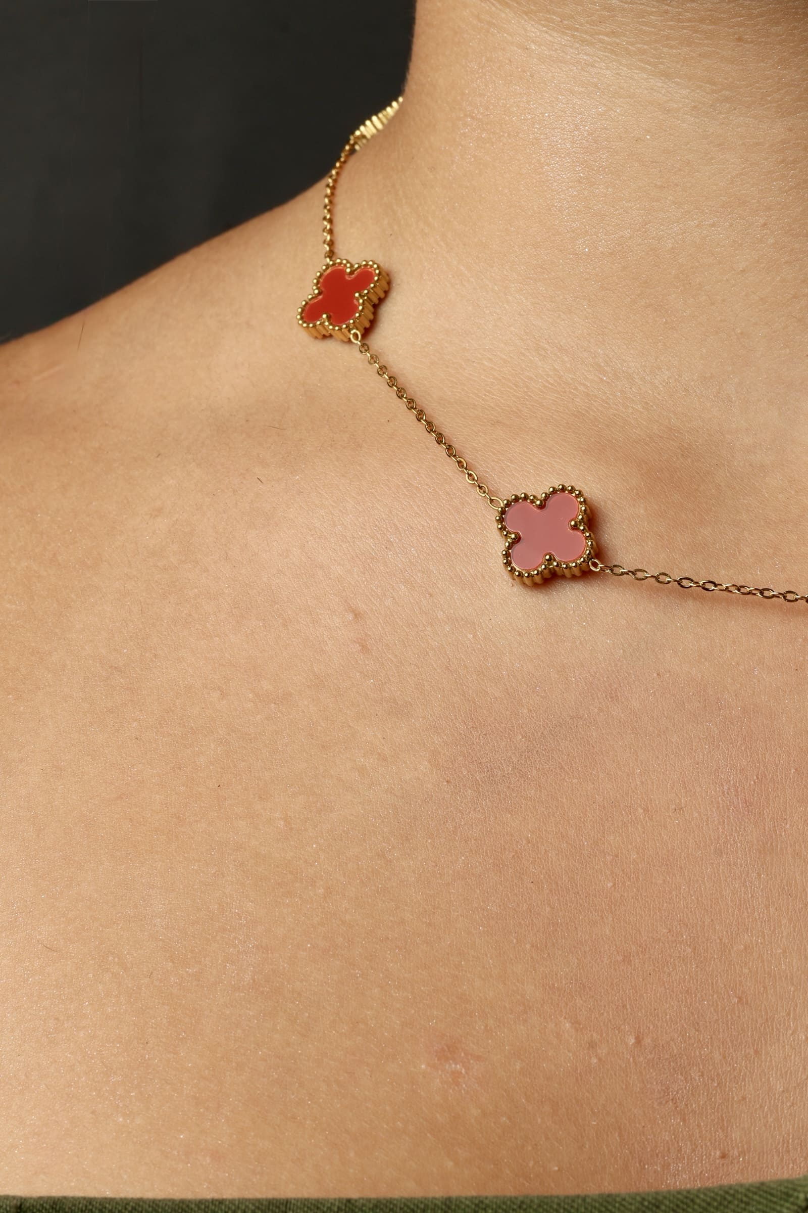 Cadena Trebol Rojo Oro Laminado 18K - Mujer