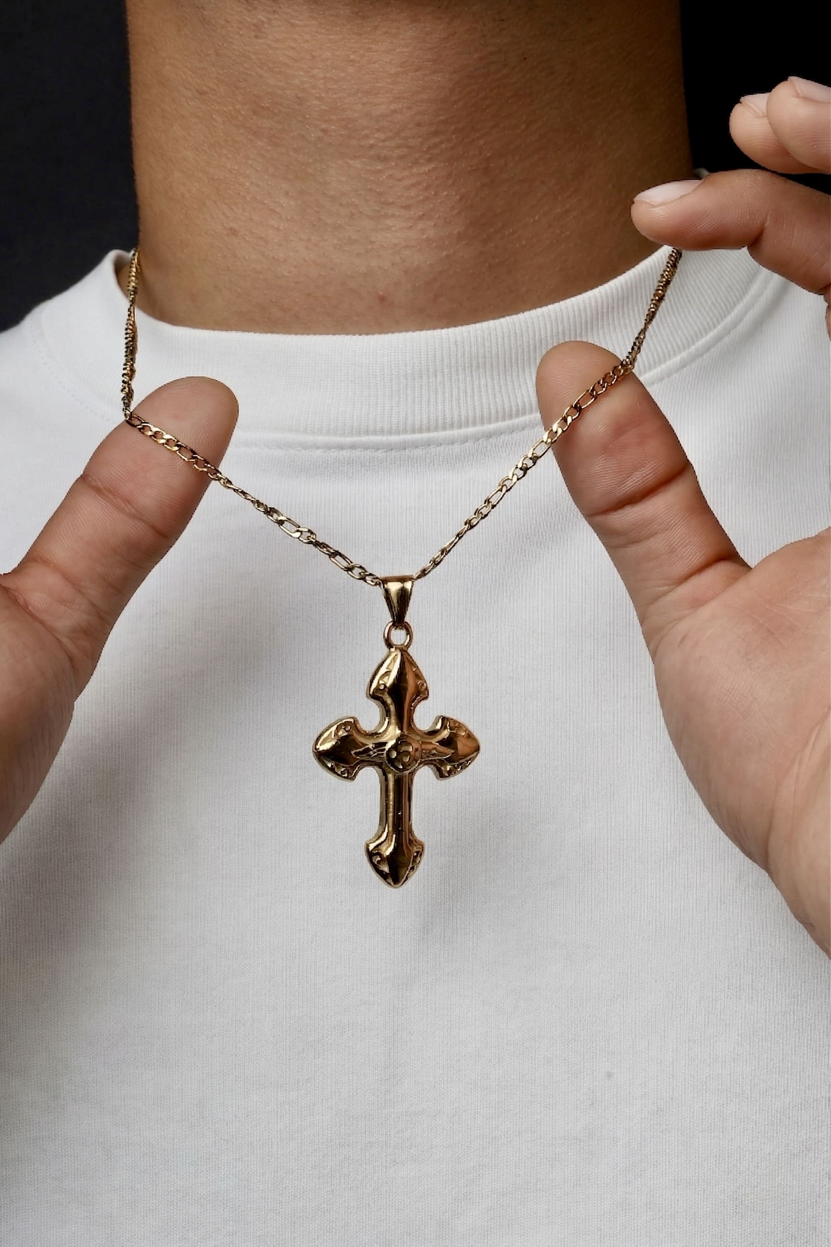 Dije cruz Faraón en Oro Laminado 18k